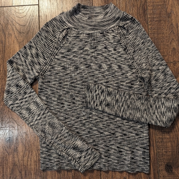 Wynter Women's Black & White Heathered Turtleneck Size Large Rayon & Poly Soft! - Picture 1 of 16
